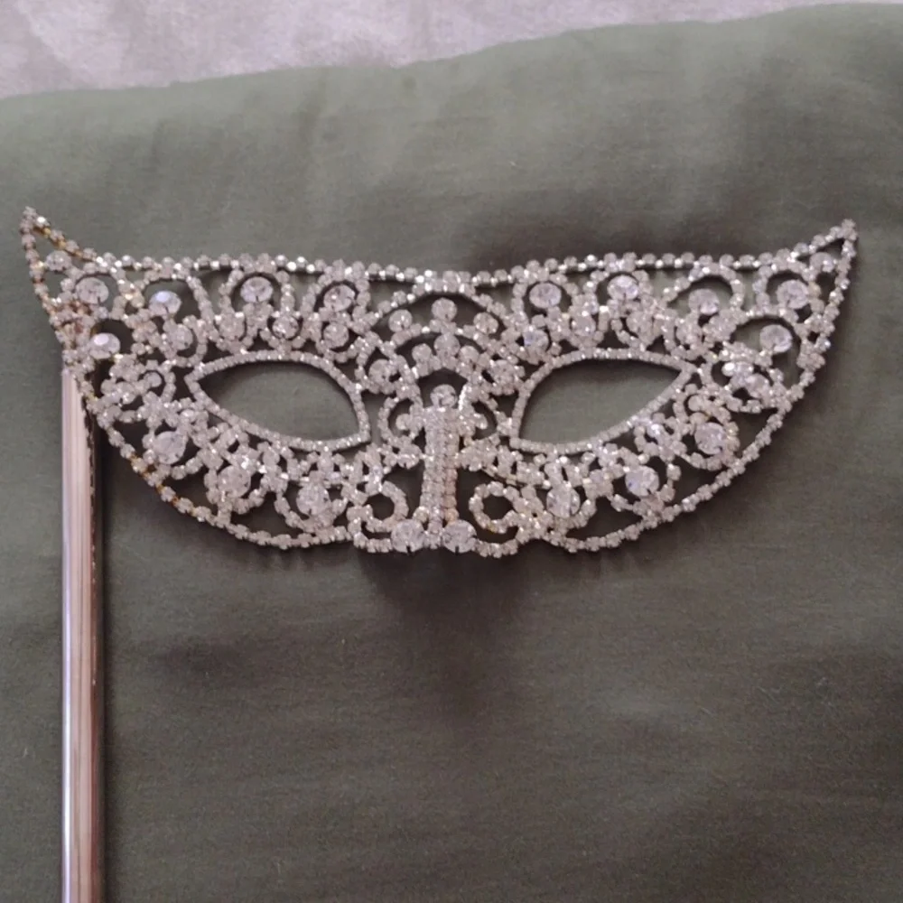 Glamorous Silver Rhinestone Masquerade Mask